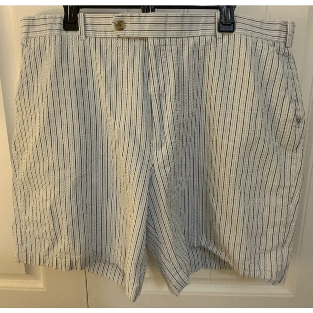 Peter Millar Featherweight White Pinstripe Seersucker Shorts 42 Inseam 8